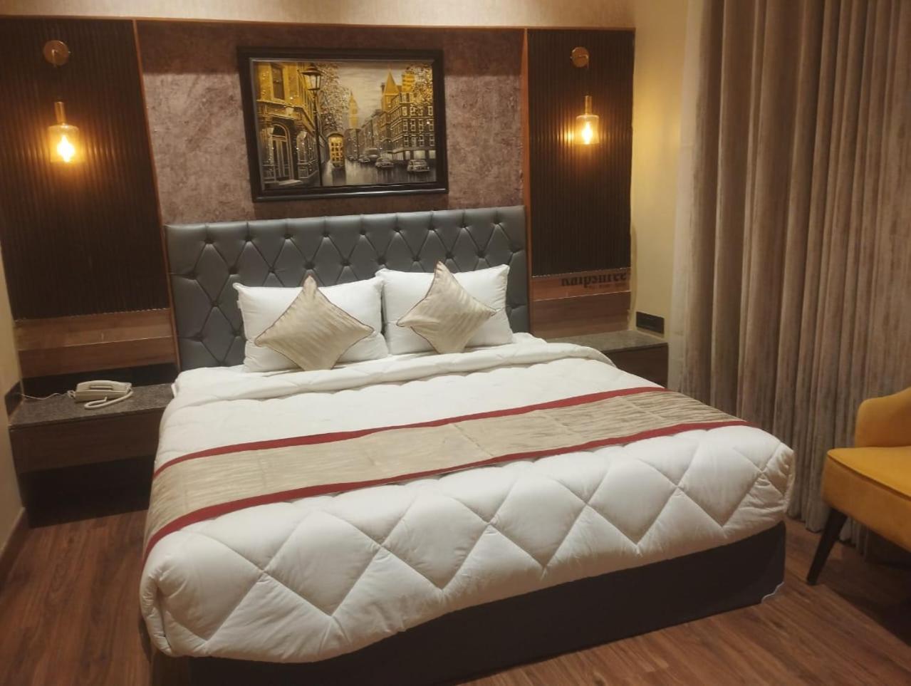 Raj Vilas Resort Dhanbād Extérieur photo