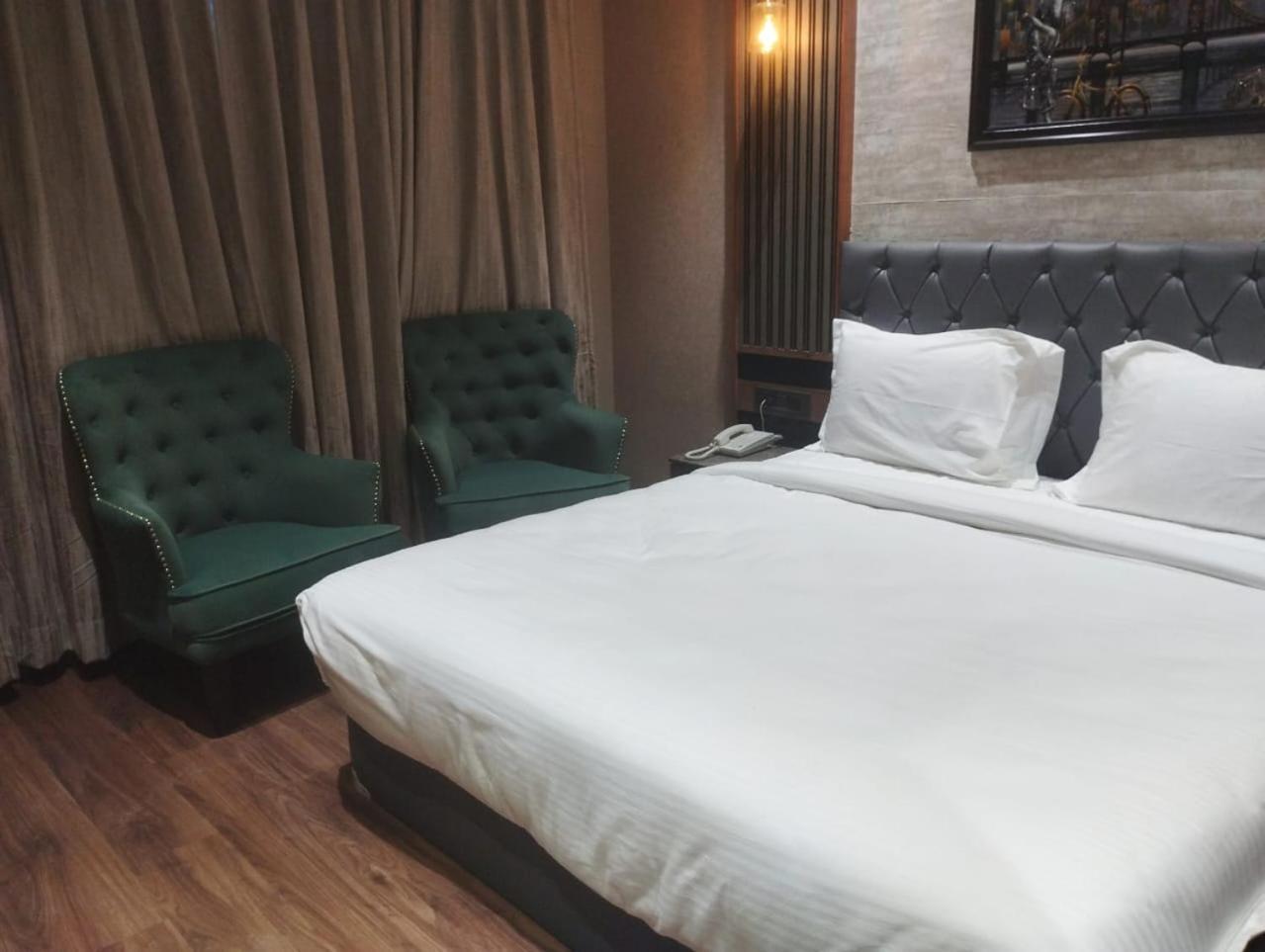 Raj Vilas Resort Dhanbād Extérieur photo