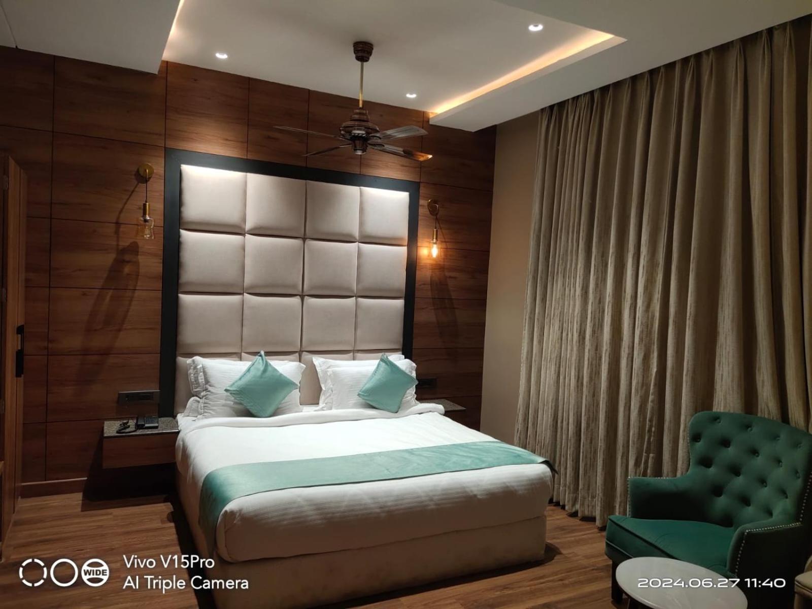 Raj Vilas Resort Dhanbād Extérieur photo
