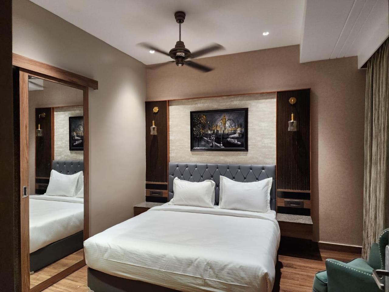 Raj Vilas Resort Dhanbād Extérieur photo